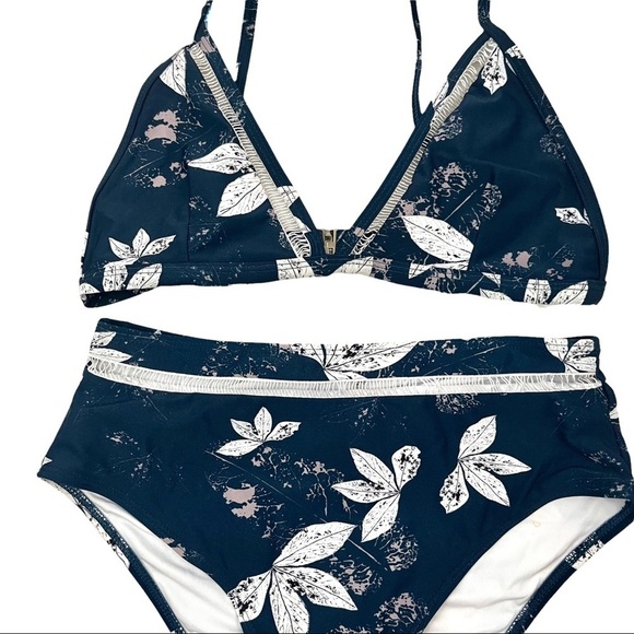 CUPSHE high waist eyelet bikini - Picture 2 of 9